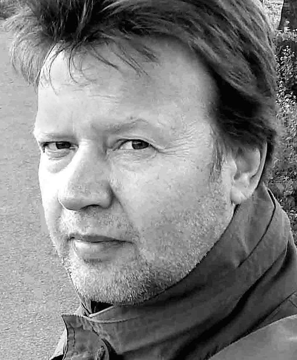 Autorenfoto von Jo Schuttwolf