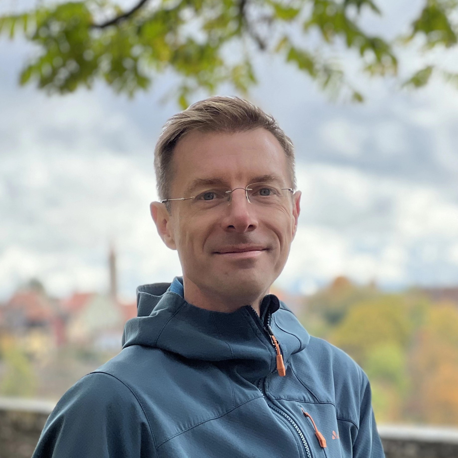 Autorenfoto von Simon Jarr