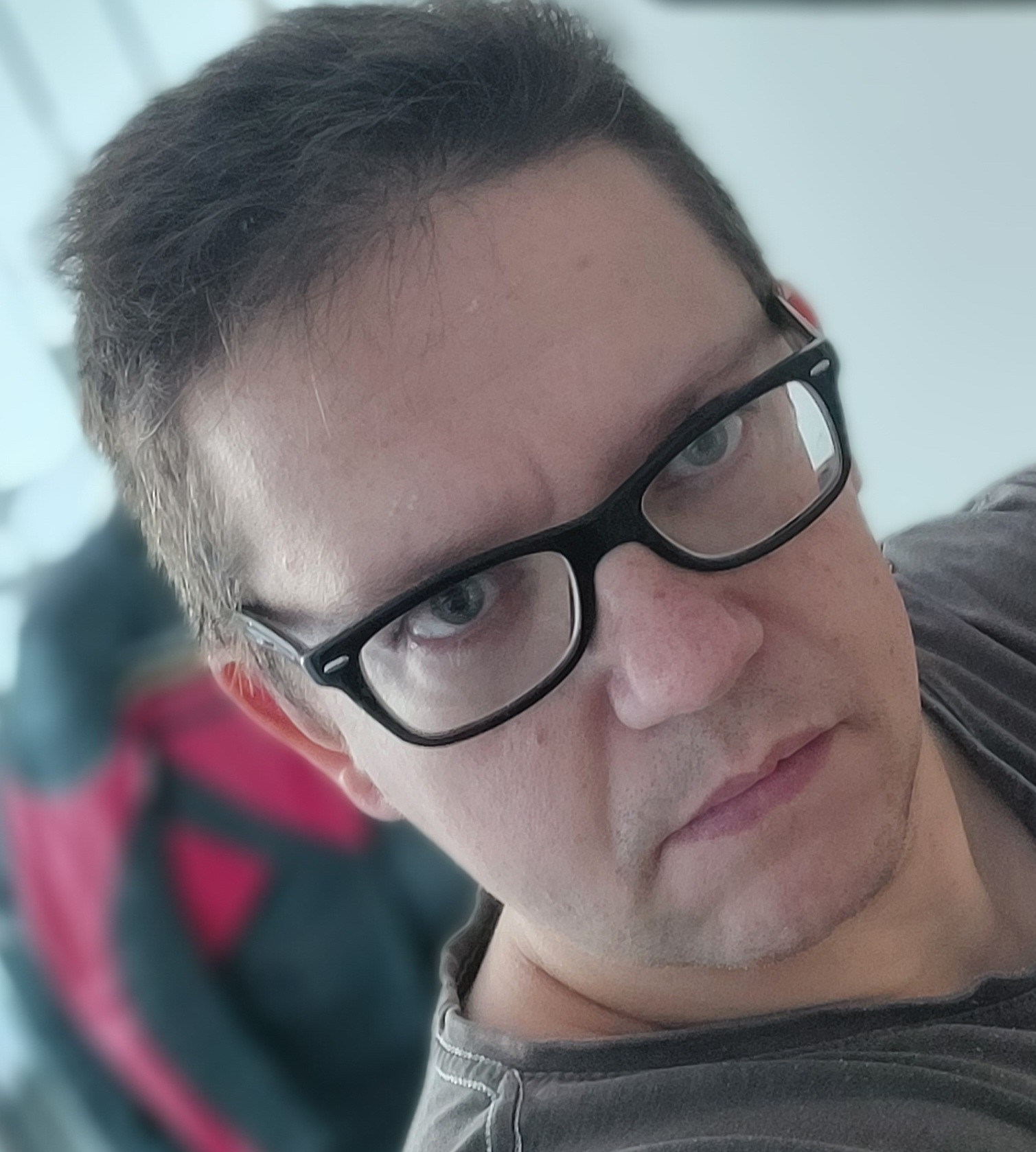 Autorenfoto von Rian F. Holes
